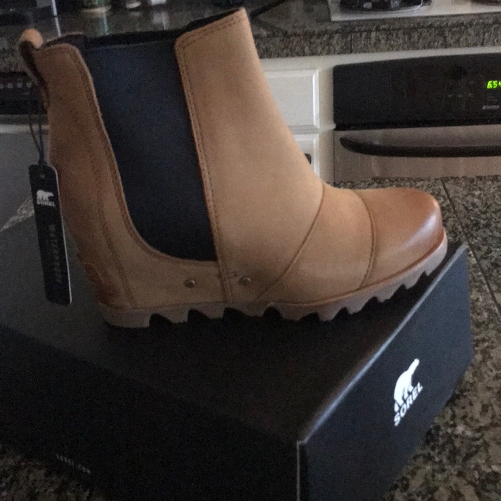 Sorry Lea wedge boots